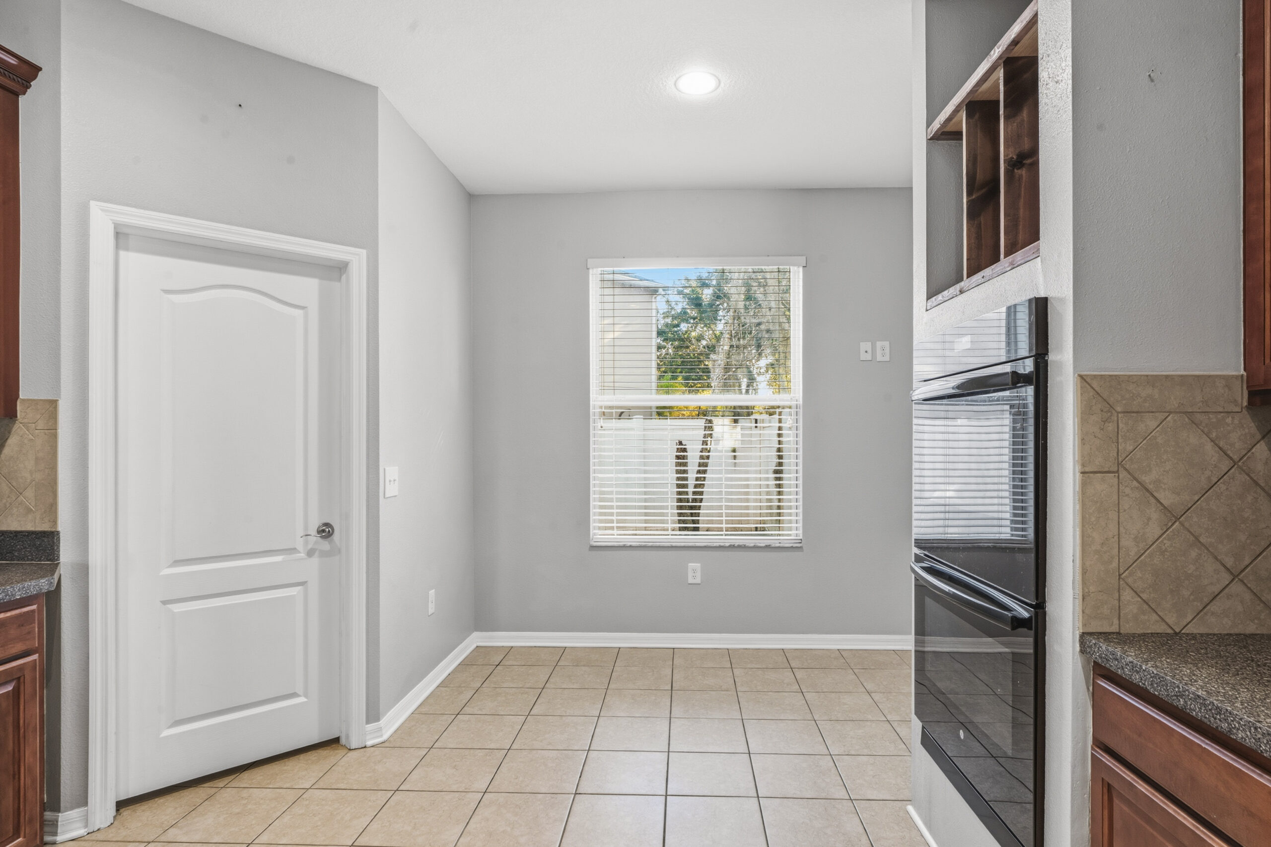 Eat-in kitchen of a Land O' Lakes Florida home